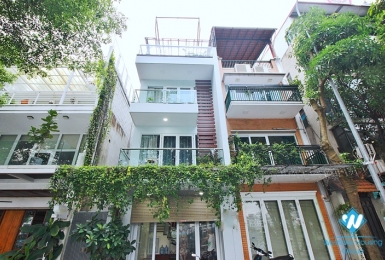 Lake view-House for rent in Tay Ho area